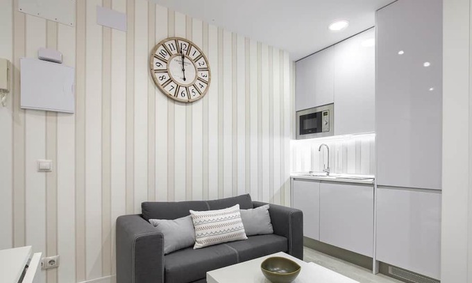 Malasaña Apartamento | Charming Plaza del Dos de Mayo - Totally renewed