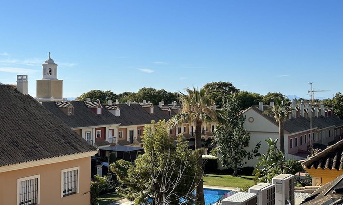 San Pedro de Alcántara Casa | San Pedro Alcantara ( Townhouse ) 4 Bedrooms, shared pool. 2 car parking