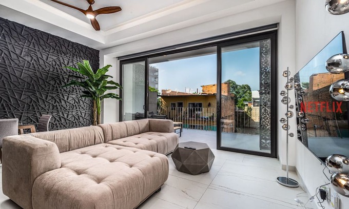 Emiliano Zapata Apartamento | Brand New! 1 Bed 2 Bathroom Condo at Stunning Madero 320