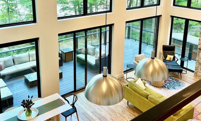 Skaneateles Cabaña | Skaneateles Lake Modern House