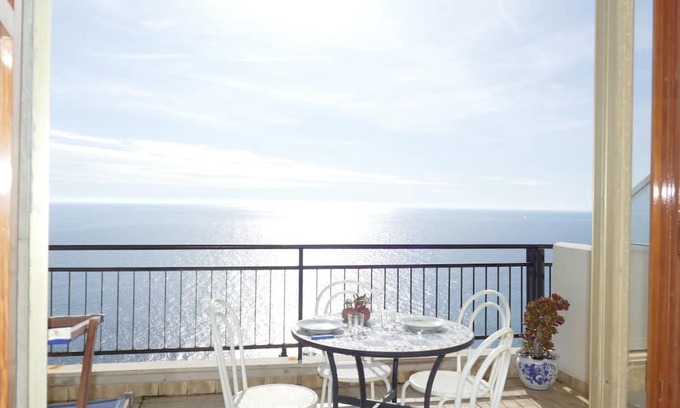 Ospedaletti Apartamento | Nellina by Interhome