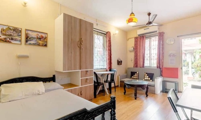 Benaulim Apartamento | Ground Floor Studio | W/Pool | 15 Min Walk To Beach