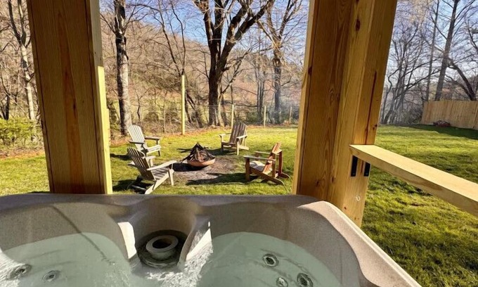 Balsam Grove Casa | Trail-Ready Retreat near Waterfalls w/ Hot Tub