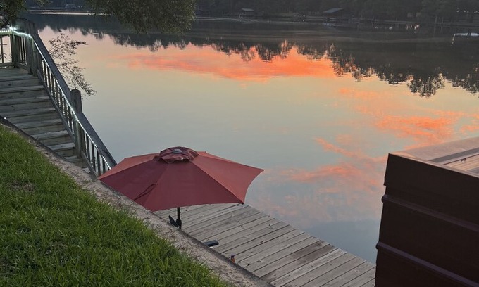 Andalusia Casa | Lakefront Paradise with boat dock