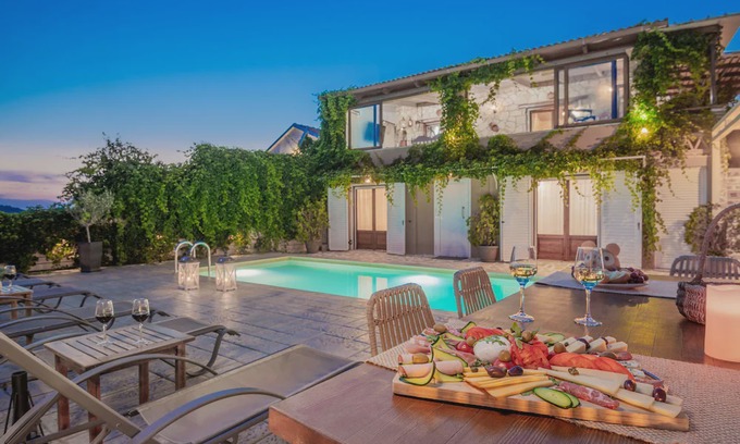 Ano Volimes Villa | Villa Tramonto with Private Heated Pool, by ZanteWize