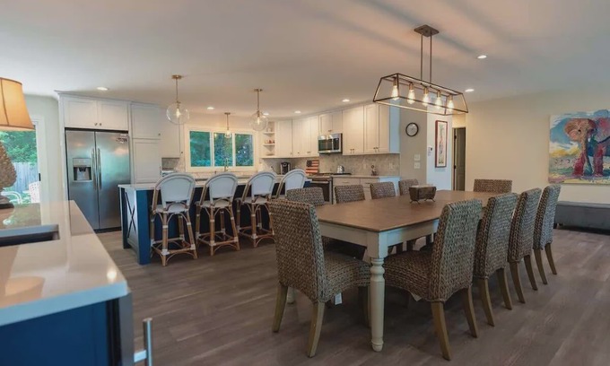 Macatawa Casa | Beach View Cottage - On the Lake
