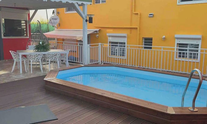 Les Abymes Apartamento | Appartement charmant à Les Abymes avec piscine privée, 60m²