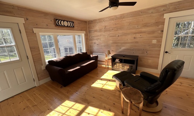 Lakeside Cabaña | The Glowbug Cottage