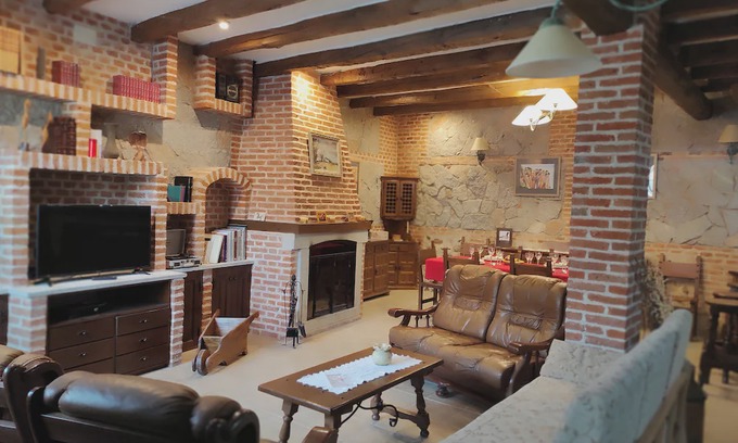 Velayos Casa | Casa Rural de Acogedor Estilo Castellano