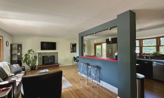Martin Acres Casa | Modern SoBo 3-Bd with Office, Views; Near trails, dining, CU and Chautauqua