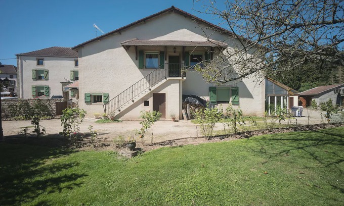 Dombasle-devant-Darney Apartamento | Charming flat with barbecue