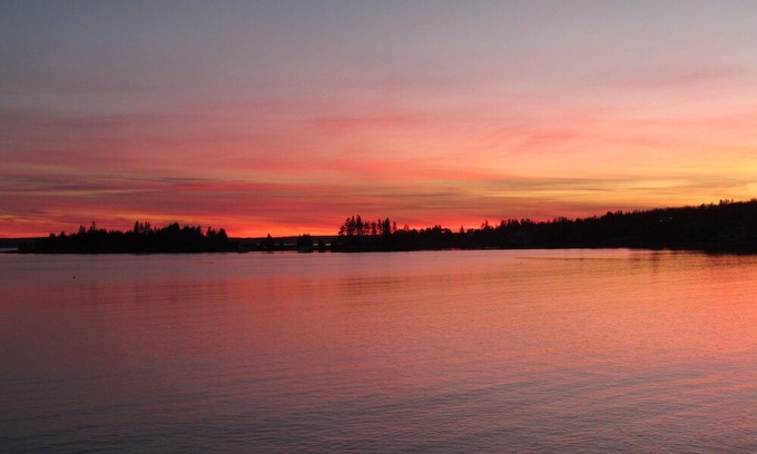 Black Point Cabaña | Idyllic, sparkling clean ocean/beach cottage for your spontaneous getaway.