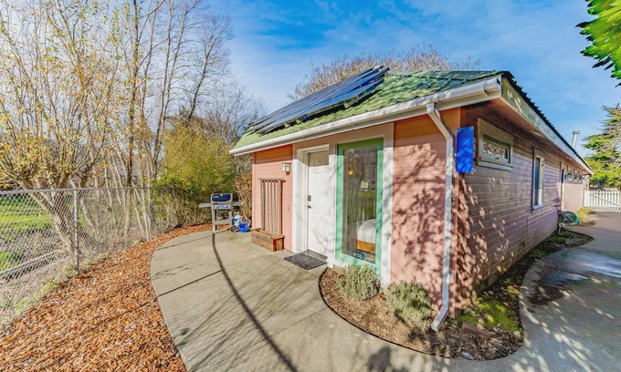 Ferndale Casa | The Pool House