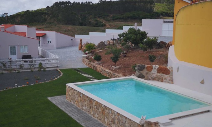 Lourinha Casa | Feather House