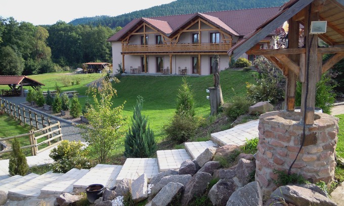 Mesnil Sous Les Cotes Hotel | Logis Hôtel Le Régal & Spa