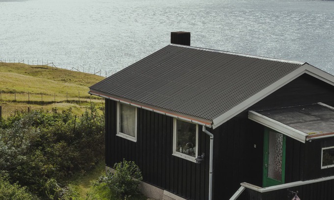 Leynar Casa | Cottage with stunning view of the sea and islands.