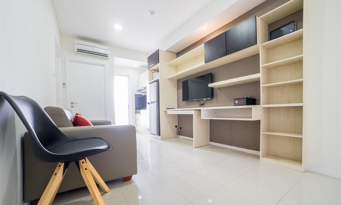 Hegarmanah Apartamento | Homey 2BR Apartment at Parahyangan Residence near Parahyangan University By Travelio