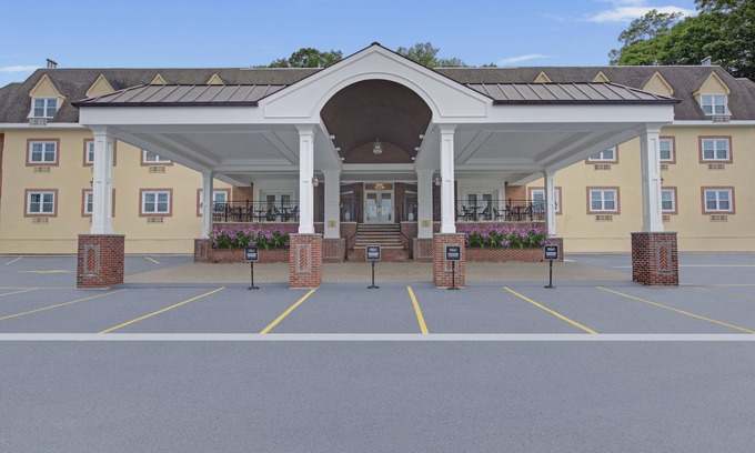 Roslyn Hotel | The Roslyn, Tapestry Collection by Hilton
