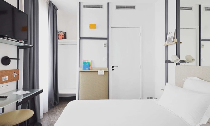 Sorbonne Hotel | French Theory