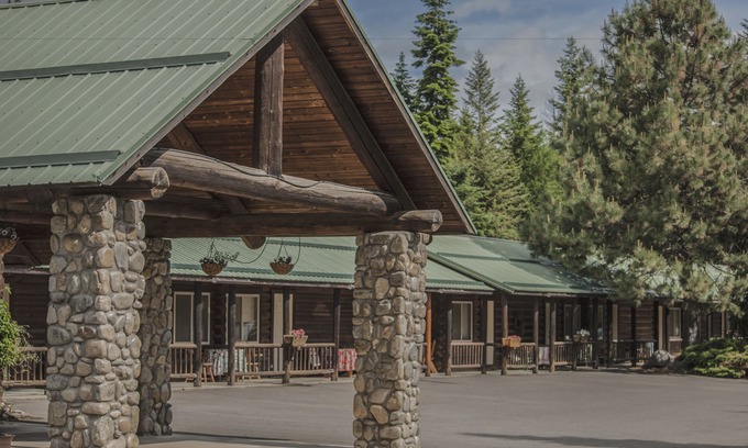 Bonners Ferry Hotel | Log Inn Bonners Ferry