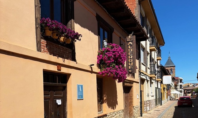 Hospital de Orbigo Hostal | DORMERO Albergue Hidalgos Hospital de Órbigo