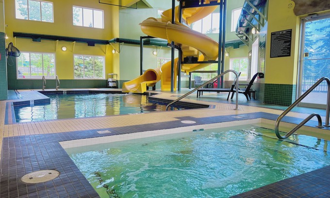 Southwest Calgary Hotel | Super 8 by Wyndham Calgary Shawnessy Area