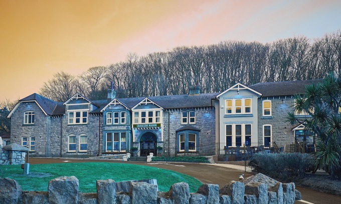 Penrhyn Bay Hotel | Craigside Manor