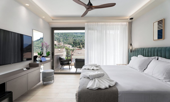 Nafplion City Centre Hotel | Ennea Muses Rooms and Suites