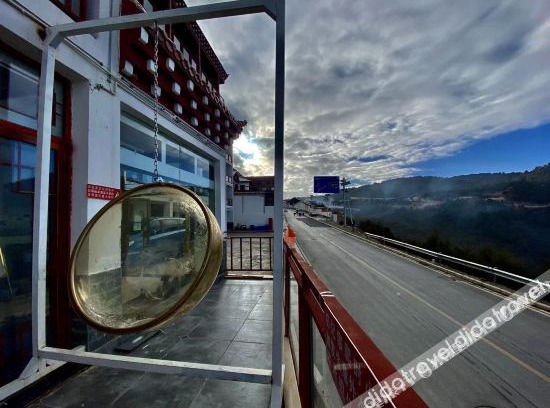 Deqen County Hotel | MEILIZHIYANKING