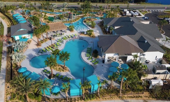 Kissimmee Casa | SL 4Br walking distance to club