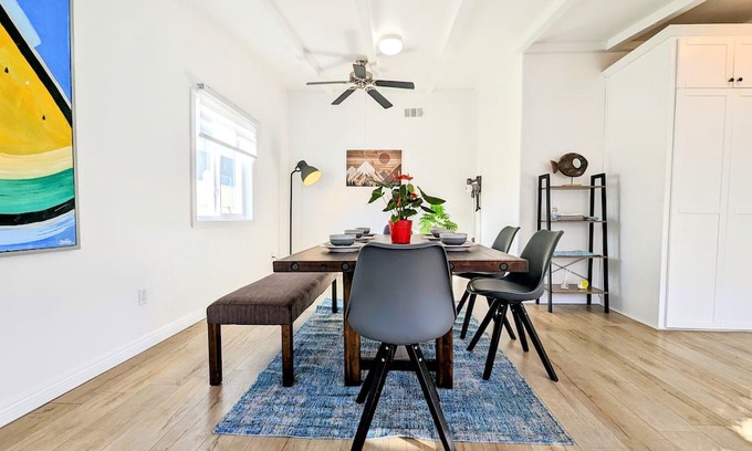 Monrovia Casa | Charming 2B1B w/EV Tesla on Rt 66 near City of Hope and Everything