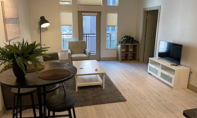 Ballpark Apartamento | Furnished Executive One bedroom in the heart of Downtown Denver!