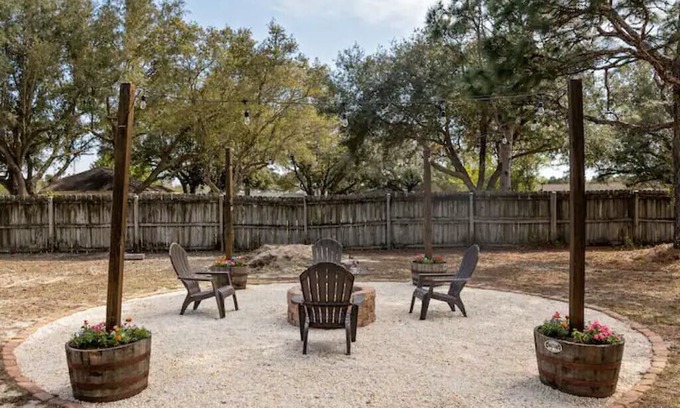 Navarre Casa | The Pelican Inn