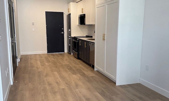 Coquitlam Casa | Quiet and convenient Suite with 2 Beds