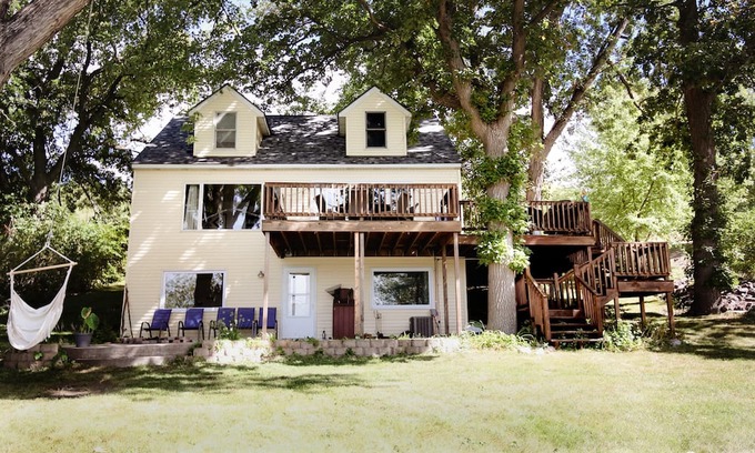 Ortonville Casa | New! Big Stone 4 Bedroom Renovated Home