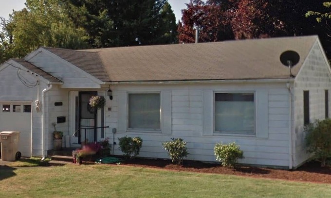 Lebanon Casa | Rachel’s Place. Cozy home centrally located in Lebanon.