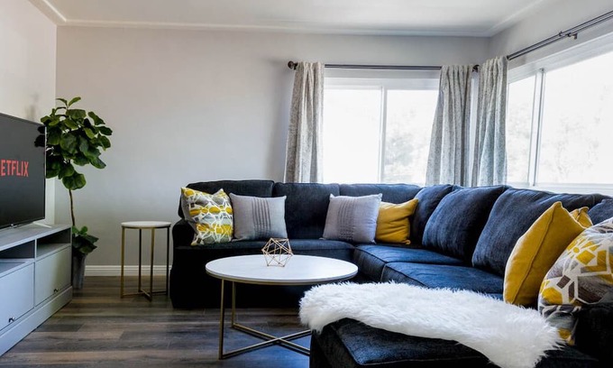 Alhambra Casa | Mid-Century 2BR + Parking + Near DTLA #TravelSGV