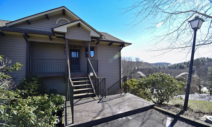 Blowing Rock Condominio | Juniper 10 | Fireplace, Restaurant, Pool, Spa