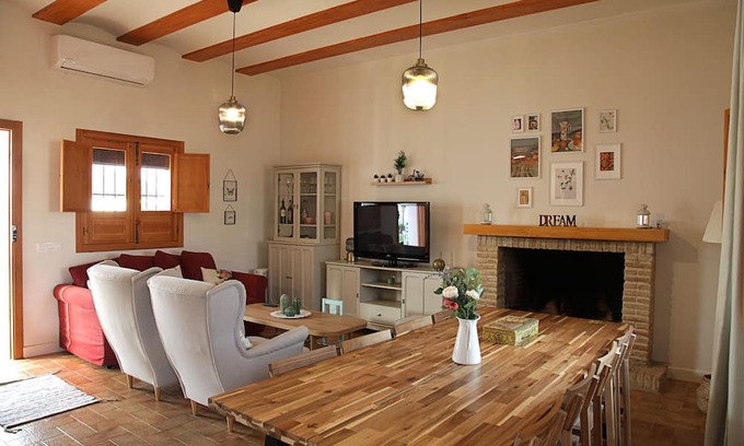 Montellano Chalet De Esquí | J&V HOUSE