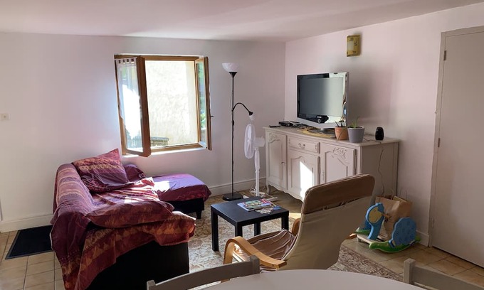 Couze-et-Saint-Front Apartamento | Guest house chez dom in Dordogne