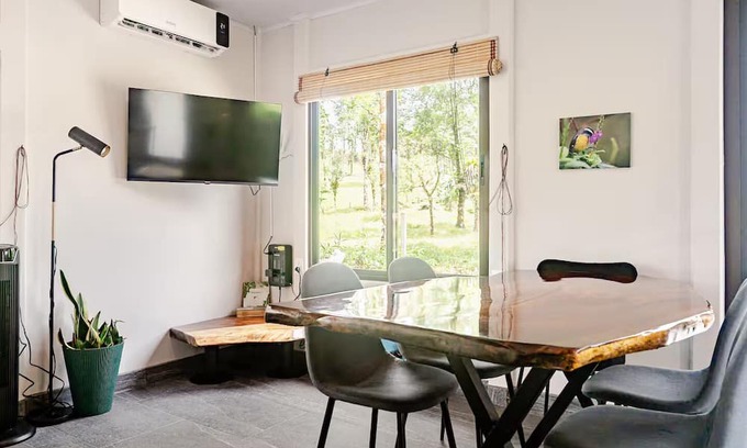 Katira Casa | Hiker's Hideaway-Pura Vidaville. Mins to Rio Celeste -Private Cabin Escape.