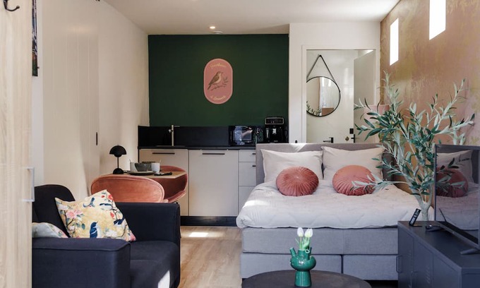 Haastrecht Cama Y Desayuno | Chic and cozy overnight stay in Haastrecht! 15 minutes from Gouda and Oudewater.