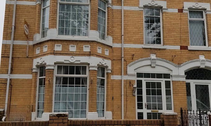 Hull Casa | Hull Contractor Lodge-Sleeps 10, Free Parking, Near Stadium