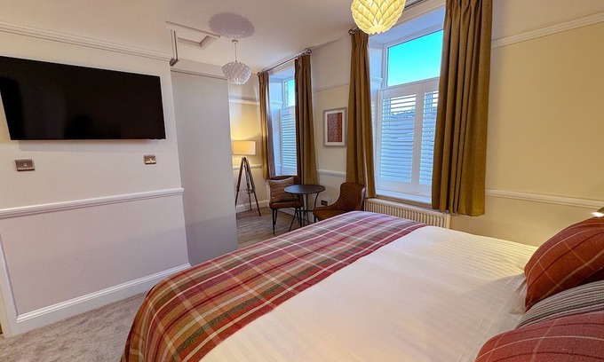 Padfield Apartamento | Located in the heart of Glossop in the High Peak, Westwood Boutique Aparthotel combines comfort with convenience. Set against the breathtaking backdrop of the Peak District.