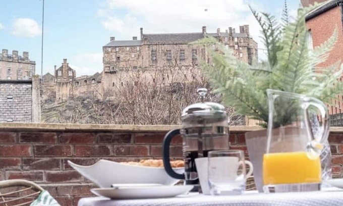 Laurieston Cabaña | Unique cottage in vibrant Grassmarket, Edinburgh