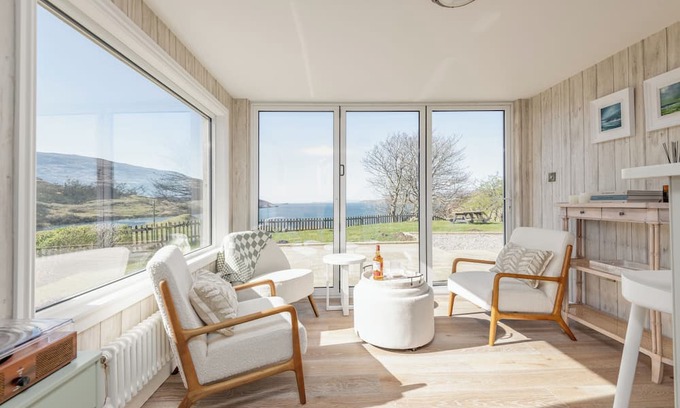 Waternish Cabaña | Charming 2-Bed Cottage with Loch Bay Views – Waternish, Isle of Skye