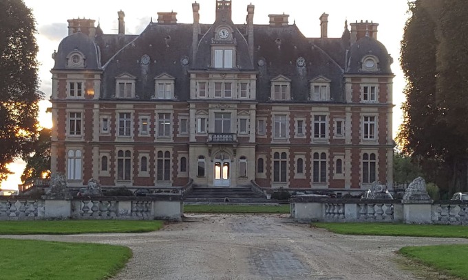 Ocquerre Casa | Stunning Chateau apartment near Paris, EuroDisney-Disneyland, Champagne region