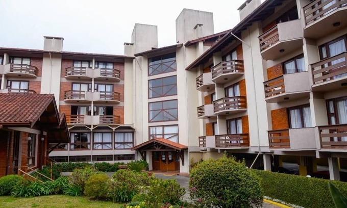 Gramado Hotel | Pousada na Rua Torta, 2 bedrooms, swimming pool, fireplace, with free parking