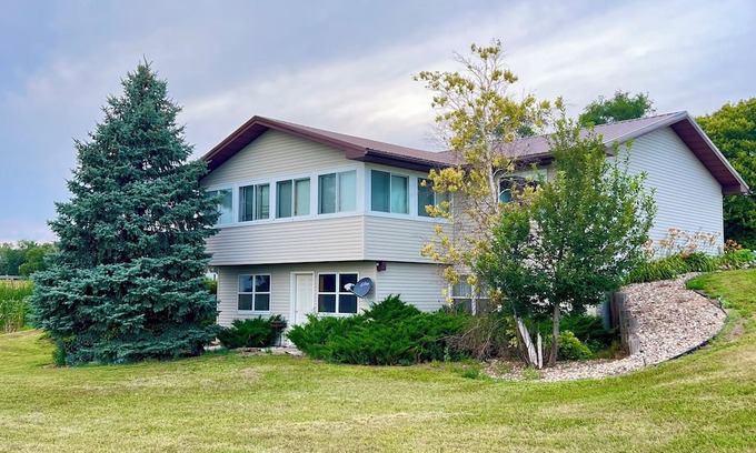 Spink County Casa | Hunting Lodge Outside of Redfield, SD