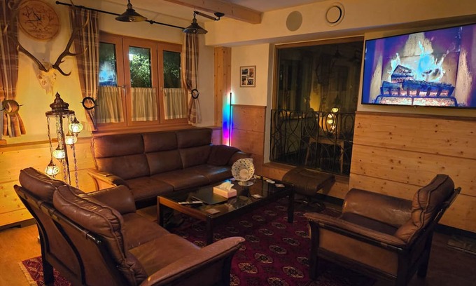 Aspangberg-Sankt Peter Chalet De Esquí | Mountain Residence in Austrian Alps for Skiing & Events, 1h to Vienna&Airport